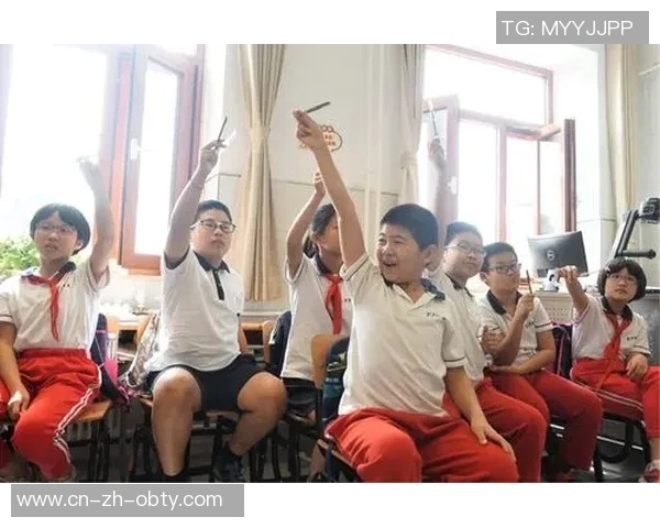 拉拉维亚谈与詹东的对抗经历称同队合作是莫大荣幸