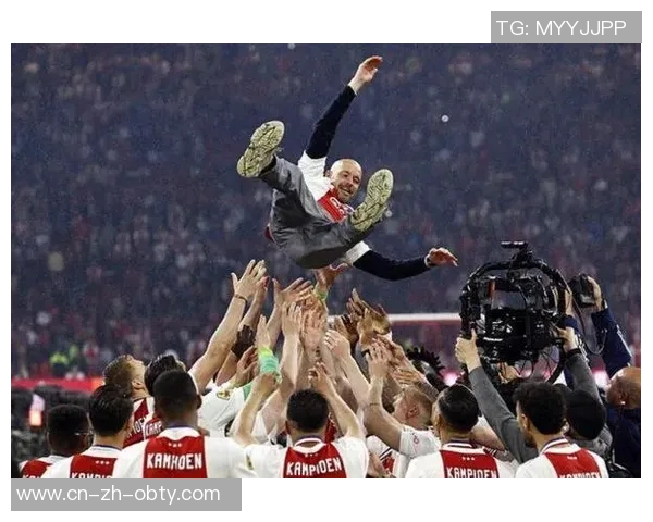 滕哈赫谨慎应对药厂解雇危机不太可能重返阿贾克斯 滕哈赫谨慎应对药厂解雇危机不太可能重返阿贾克斯